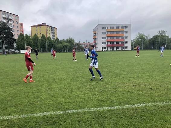 VIDEO: Krásný gól z přímáku. Vedoucí dorost Hranic dal Uničovu bůra