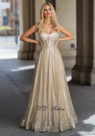 Půjčovna luxusních svatebních a společenských šatů | DD Salon