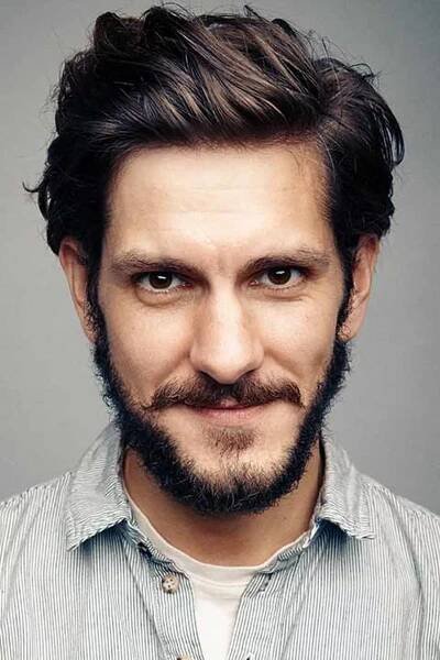 Mathew Baynton herec