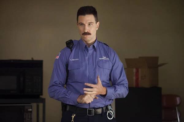 Orange Is the New Black - Rána do hrudníku - Z filmu - Pablo Schreiber