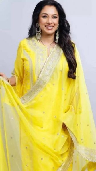 Rupali Ganguly’s top 10 festive ethnic looks