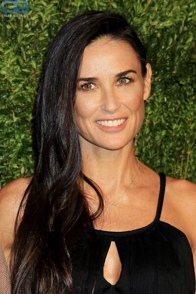Opuštěná Demi Moore nemusí zoufat: Po padesátce vypadá snad líp než ve Striptýzu