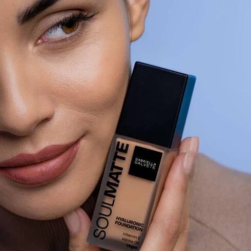 Gabriella Salvete Soulmatte Foundaton Hyaluronic 05 Warm Tan make-up 30 ml