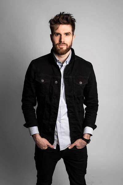 Joel Dommett 4