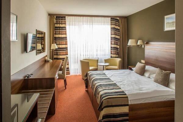 Dvoulůžkový pokoj Comfort s manželskou postelí nebo oddělenými postelemi