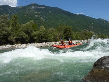 Švýcarské letní řeky na kanoi nebo kajaku. Snídaně v ceně. | CVOK - Cestovní vodácká kancelář