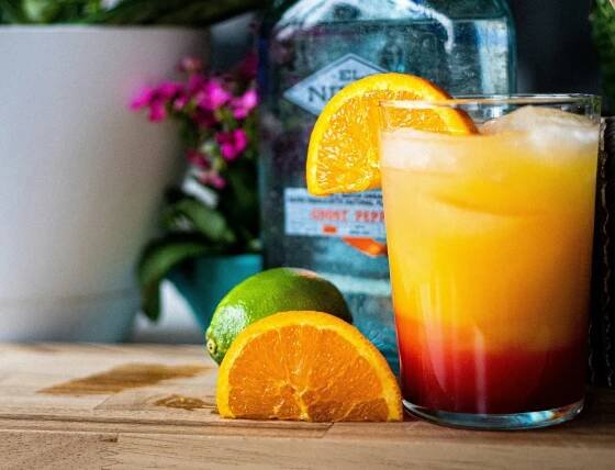 Sladký východ slunce – to je koktejl Tequila Sunrise