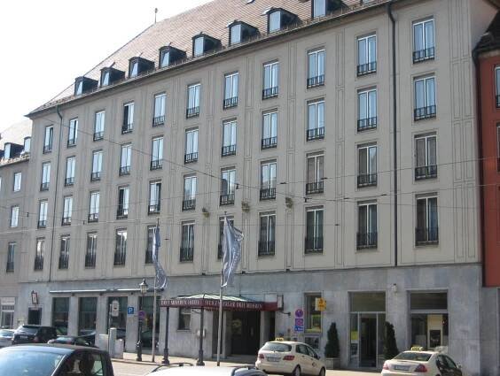 Hotel Maximilian’s