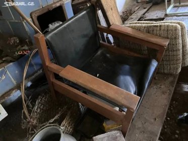 Starý nábytek z chalupy, kredenc, špajz, křesla, židle - 6