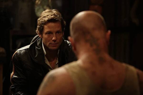 Jamie Bamber - John Doe: Vigilante - Z filmu