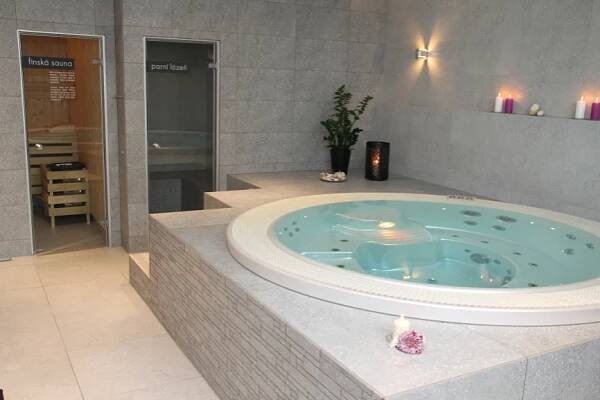 Privátní vířivka - whirlpool | AVANA wellness