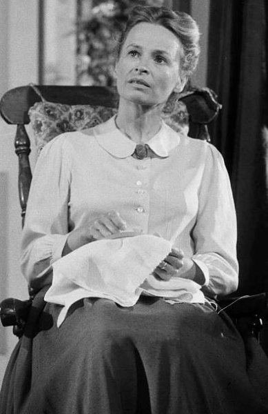  Bonnie Bartlett as Grace Snider on Little House on the Prairie