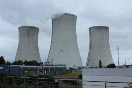 Vláda chce až čtyři nové reaktory, podle premiéra Fialy je to výhodnější - Houpací Osel