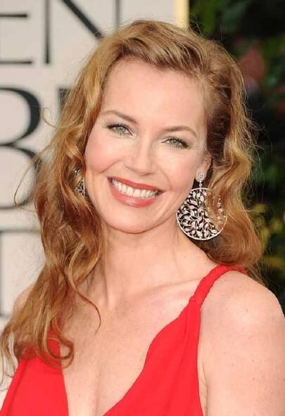 Connie Nielsen Skirt Images