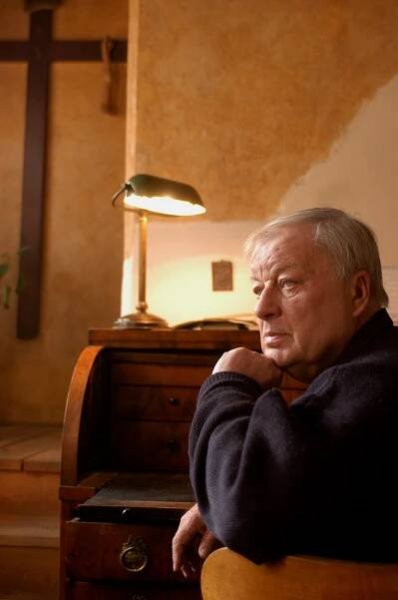Zemřel dramatik Josef Topol