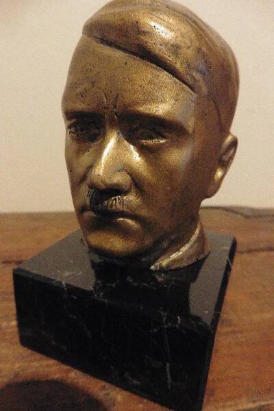 Busta Adolf Hitler