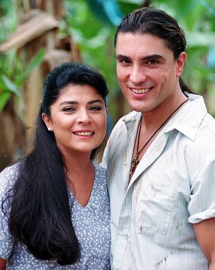 Abrázame muy fuerte - Promo - Victoria Ruffo