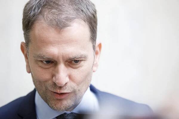Matovič chce zavrieť ústa politickým súperom, Pellegrini je z návrhu šokovaný