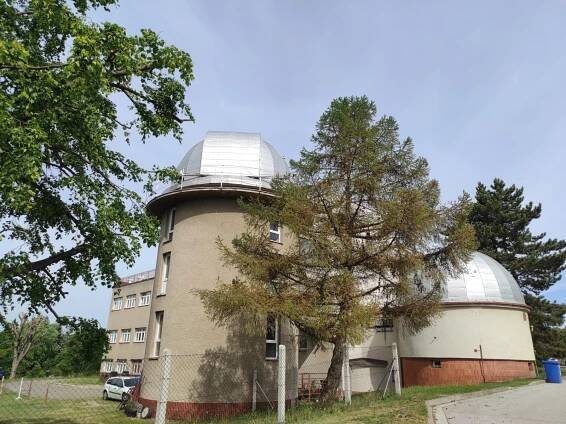 Tak se dělá věda. Experti na hradecké hvězdárně už roky hlídají ozonovou vrstvu
