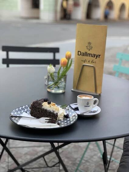 SOUTĚŽ: Vyhrajte poukaz do oblíbeného Dallmayr café & bar, kde mimo jiné dělají skvělé domácí dorty a další dobroty
