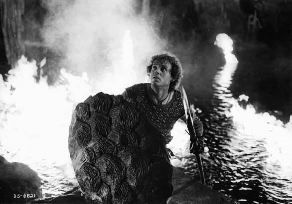 Drakobijce - Z filmu - Peter MacNicol