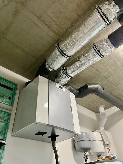 Finální instalace rekuperační jednotky BRINK Flair 325 v novostavbě