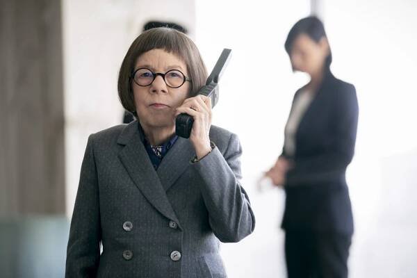 Linda Hunt - Actress