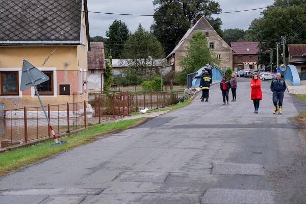 Na Liberecku zůstávají zavřené některé školy, počasí dál komplikuje dopravu