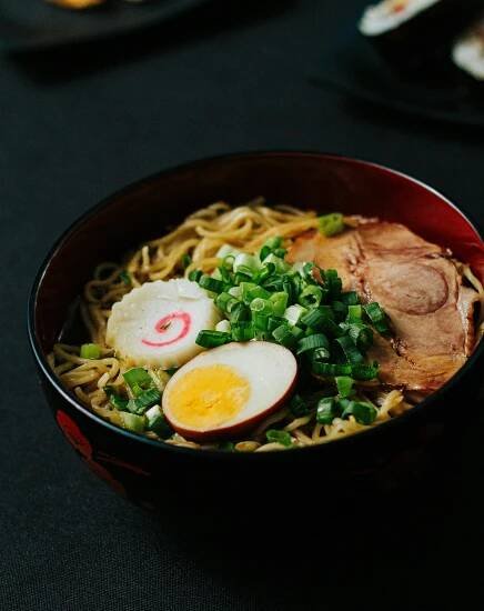 Vynikající Japonská Miska Ramen S Polevou · Základová fotografie zdarma