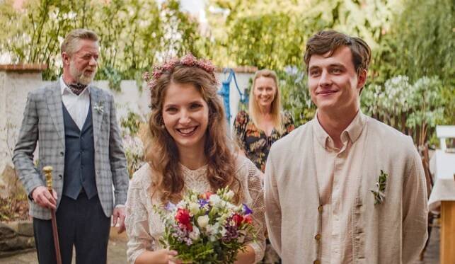 FOTO: Sara Sandeva a Tadeáš Moravec v komedii Moře na dvoře. – stránka 1