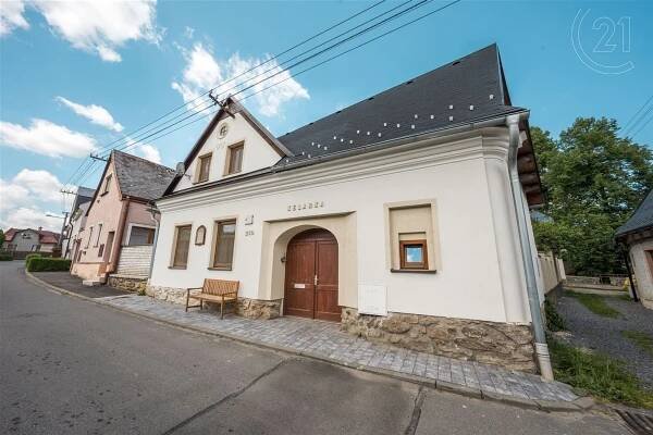 Komplex dvou domů s propojenou zahradou  stylové bydlení a prostor pro podnikání na jednom místě, obrázek č. 1