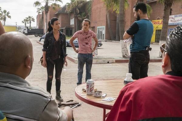 Živí mrtví: Počátek konce - Město mrtvých - Z filmu - Danay Garcia, Frank Dillane