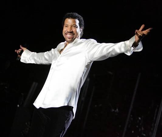 Lionel Richie před koncertem v Praze: Procvičil nohy a dal si smažák!