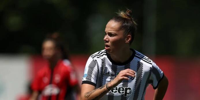 Italskou ligu již před tím třikrát vyhrála s ženským celkem dalšího italského velkoklubu, Juventusu.