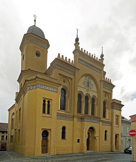 Soubor:Saaz-Synagoge-2.jpg – Wikipedie