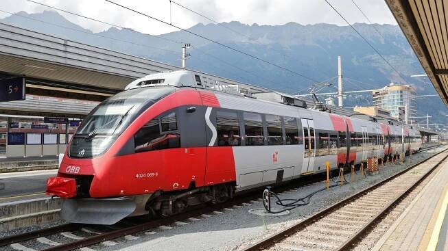 Tropische Temperaturen - Fahrgäste mussten aus heißem Zug evakuiert werden