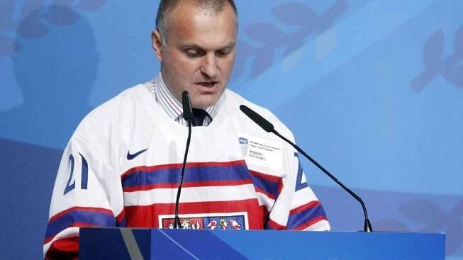 Robert Reichel ponese vlajku kraje na olympiádě dětí