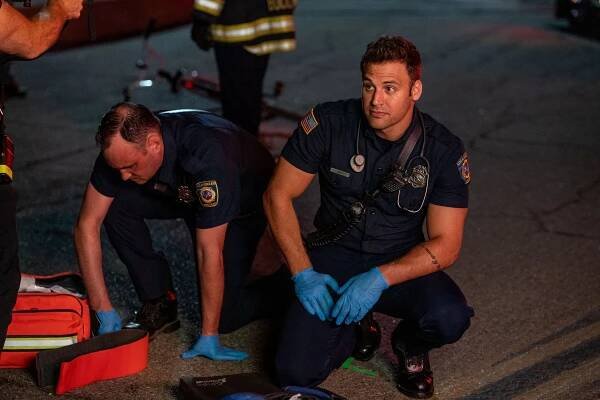 Záchranáři L. A. - Série 6 - Zvířecí pudy - Z natáčení - Ryan Guzman