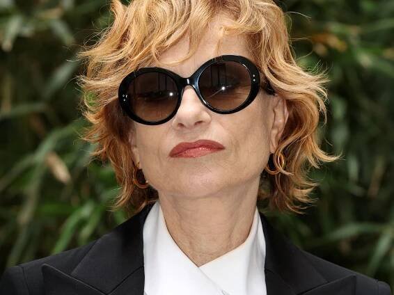 French Icon Isabelle Huppert Debuts a New Shag Haircut in Her Sixties
