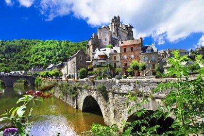 Nejkrásnější vesnice z Francie - Estaing — Stock fotografie