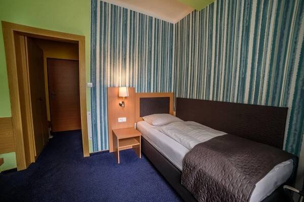 POKOJE | HOTEL ROZVOJ, KLATOVY: UBYTOVÁNÍ KLATOVY