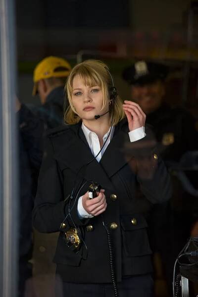 Nora Roberts: V pravé poledne - Z filmu - Emilie de Ravin