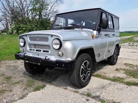 Socialistické auto vonící novotou? Vyzkoušeli jsme UAZ Hunter, 45 let starý off-road vyrobený letos