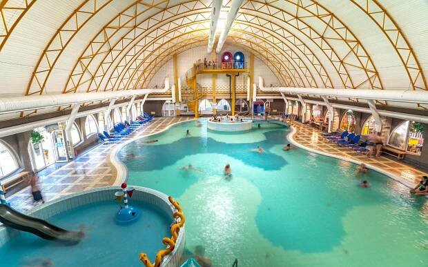 Velký Meder jen 100 m od termálů v apartmánech Karmon Park se snídaní - 24travel.cz