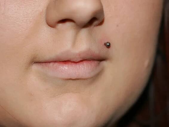 Piercing rtů - Piercing Benešov