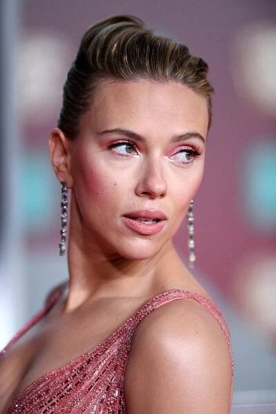 Hvězda Avengers Scarlett Johanssonová se tajně provdala! Práskla to na ni charita