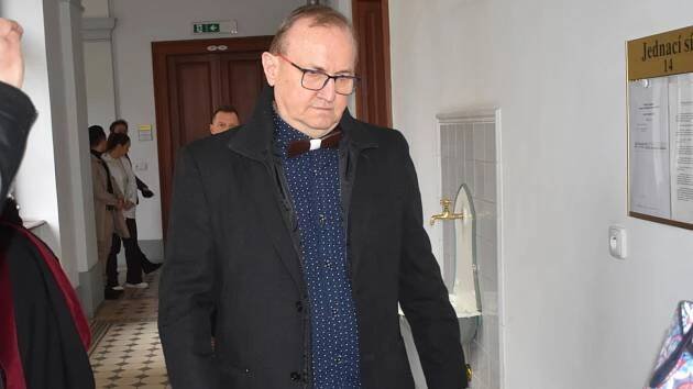 Primář končí v nemocnici. Za smrt dítěte dostal podmínku a zákaz léčení