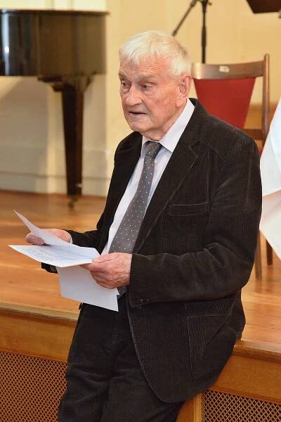 Básník se srdcem na dlani. Životní cestě za poezií se věnoval pořad v kavárně