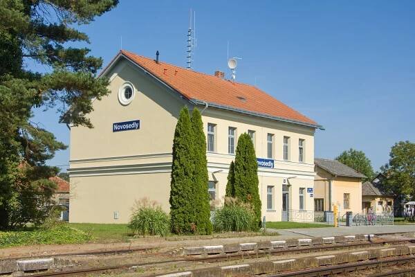 Novosedly (nádraží)