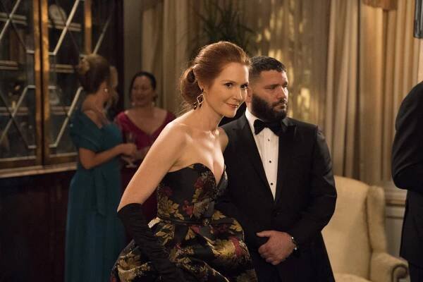 Skandál - Pressing the Flesh - Z filmu - Darby Stanchfield, Guillermo Díaz